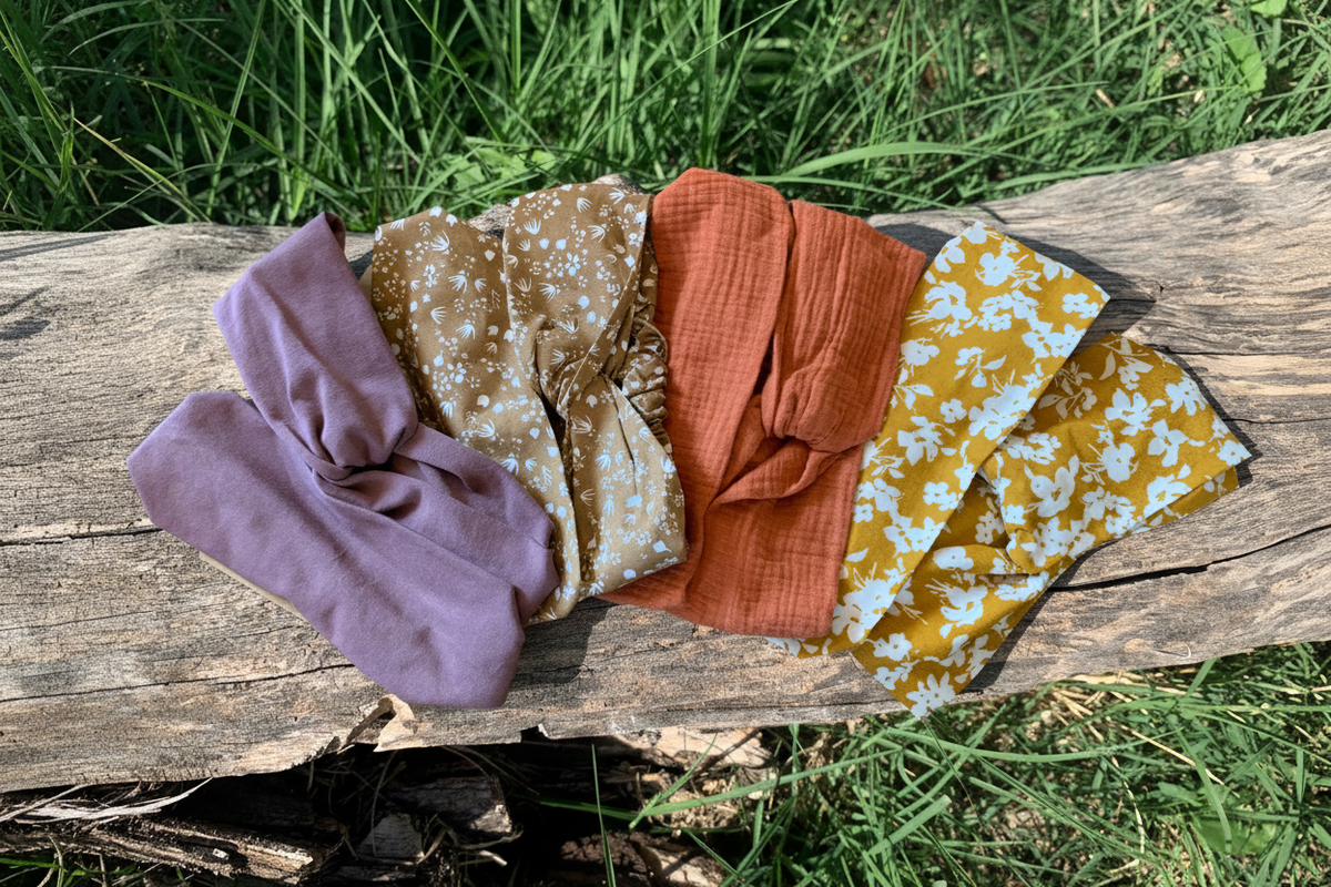 Accessoires textiles sur tronc couché