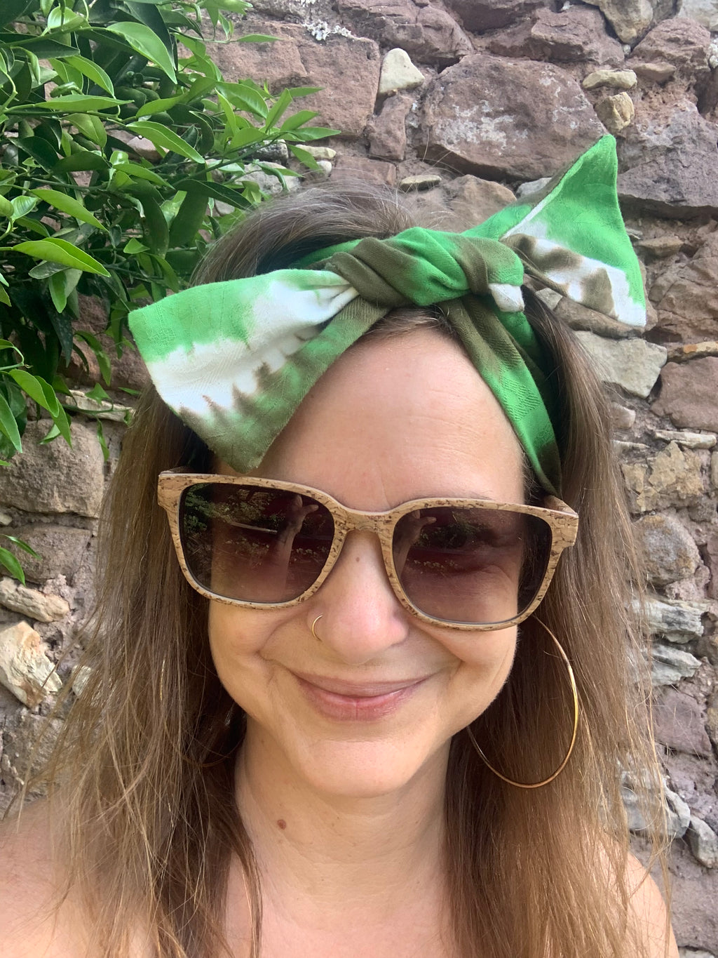 Bandeau en tissu Wax vert, marron et blanc, accessoire pour cheveux fabriqué artisanalement en France, Malou au Fil des Saisons