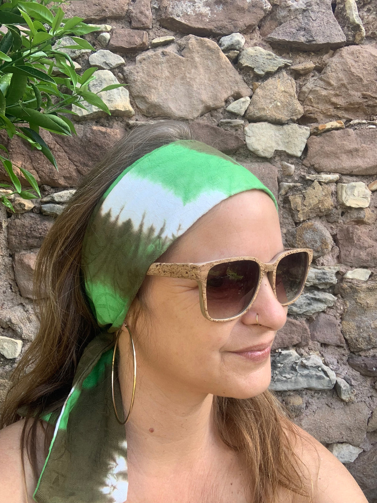 Bandeau en tissu Wax vert, marron et blanc, accessoire pour cheveux fabriqué artisanalement en France, Malou au Fil des Saisons