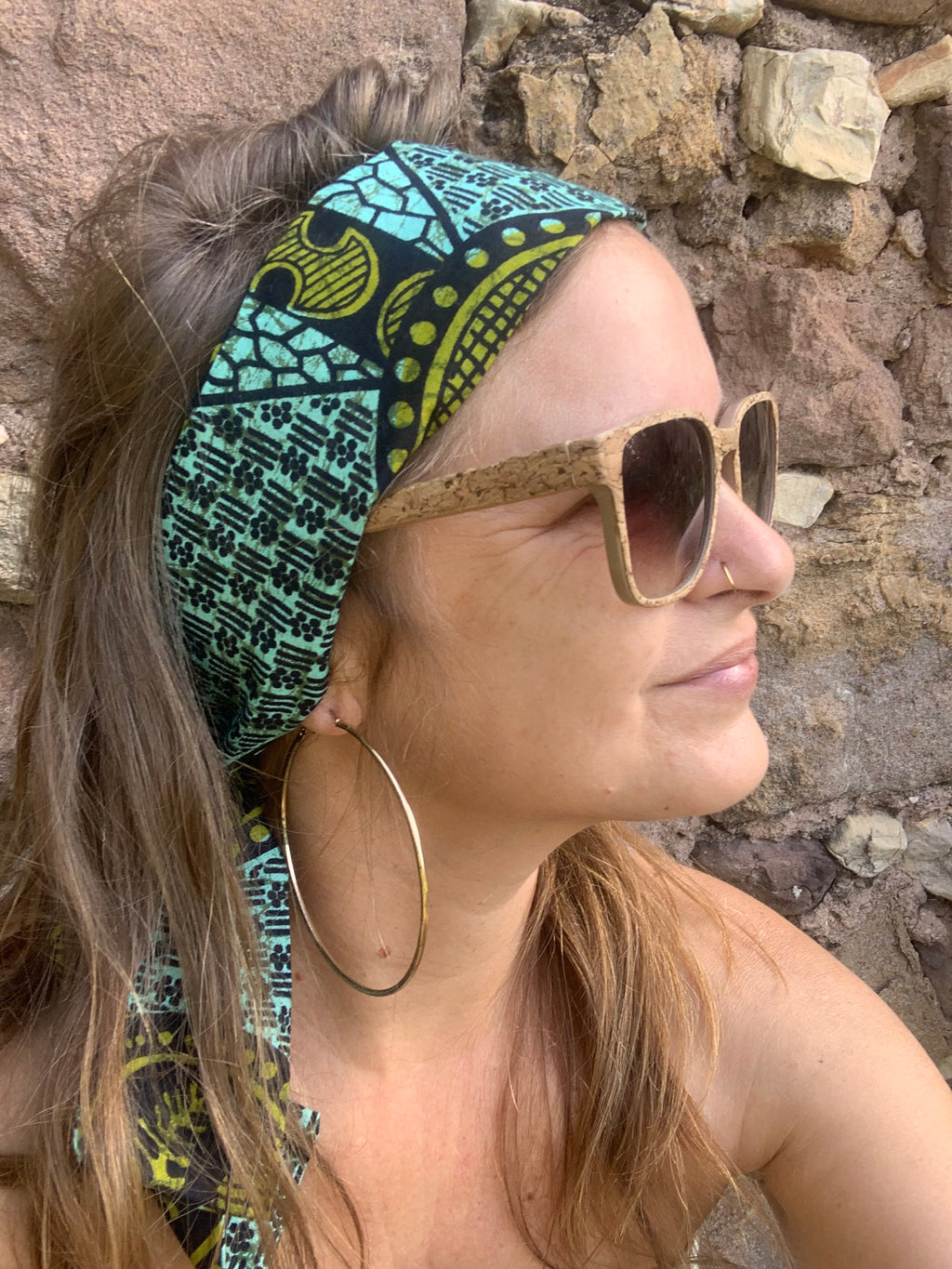 Bandeau en semi-wax turquoise et vert olive à motifs graphiques africains, tissu semi-wax coloré accessoire cheveux fait main en France, MALOU au Fil des Saisons