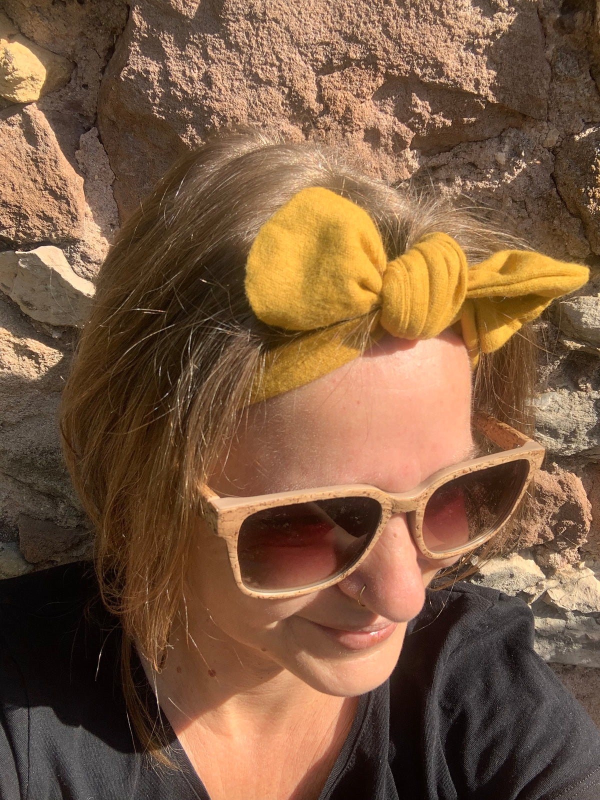 Bandeau Le Classique en flanelle jaune moutarde tissu flanelle doux uni, accessoire cheveux artisanal fait main en France, MALOU au Fil des Saisons