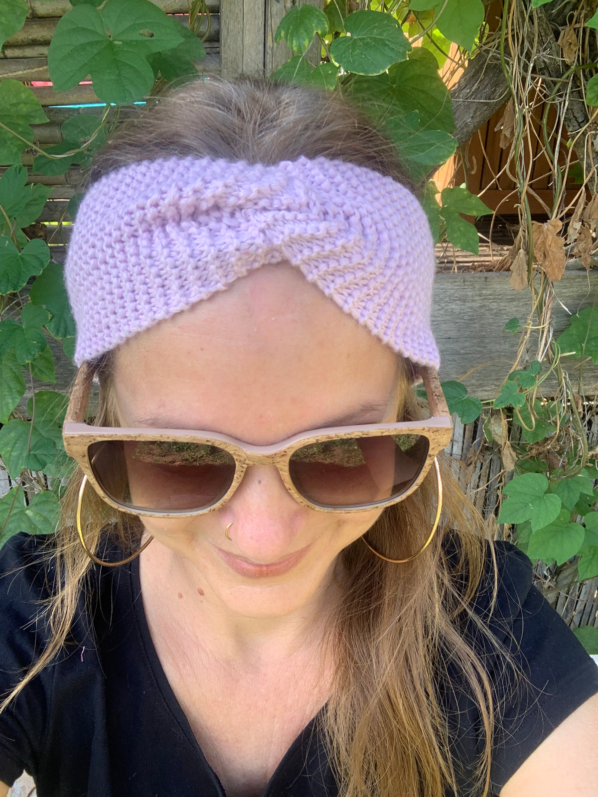 Bandeau tricoté main en 100% coton bio couleur rose parme lilas, point mousse, accessoires artisanaux fait main en France, MALOU au Fil des Saisons