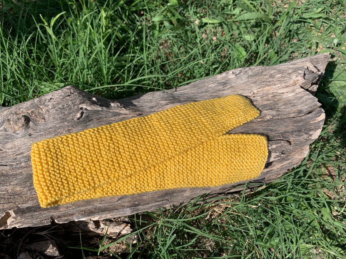 Bandeau tricoté main 70% laine vierge 30% viscose jaune moutarde doré; point mousse bien visible, accessoire cheveux artisanal fait main en France, MALOU au Fil des Saisons