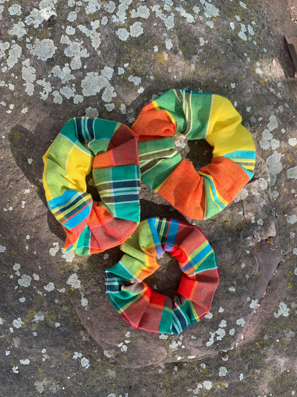 Chouchou en tissu madras 100 % coton, Fabrication Artisanale et Française, Malou eu Fil des Saisons